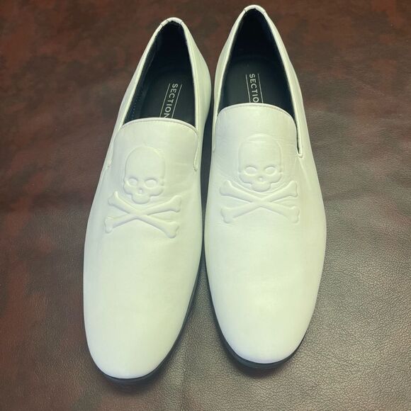 Section X white leather loafers skull and cross bones, size‎ 9 new without tags - Picture 1 of 11